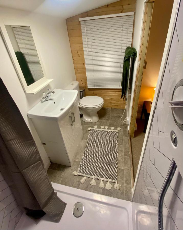 The Dragonfly Bnb, Glastonbury Bagian luar foto