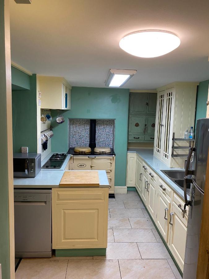 The Dragonfly Bnb, Glastonbury Bagian luar foto