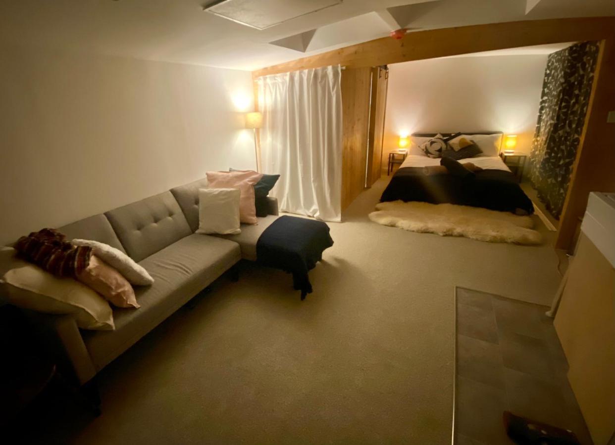 The Dragonfly Bnb, Glastonbury Bagian luar foto